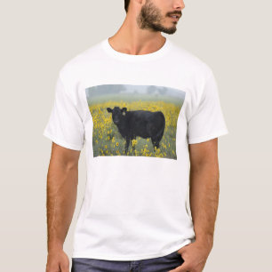 T-shirt Un veau au milieu des tournesols du Nebraska