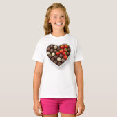 T-shirt Une boîte en forme de coeur remplie de chocolats g (Devant entier)