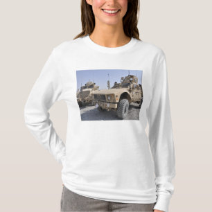 T-shirt Une embuscade résistante de mine de M-ATV a