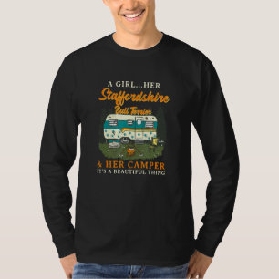 T-shirt Une Fille Son Staffordshire Bull Terrier Et Son Ca