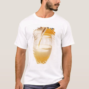 T-shirt Une flûte à champagne remplie de Gosset
