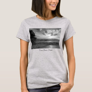 T-shirt Une Glorieuse Plage Matin En Niveaux De Gris T-Shi