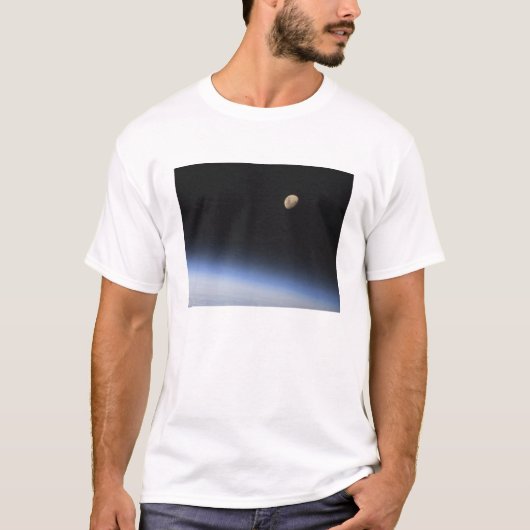 T-shirt Une lune géante visible au-dessus de l'atmosphère  (Devant)