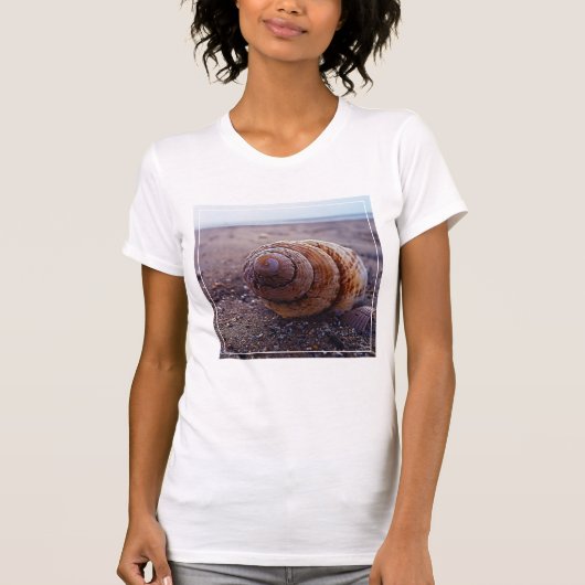 T-shirt Une macro vue de Shell en spirale (Devant)