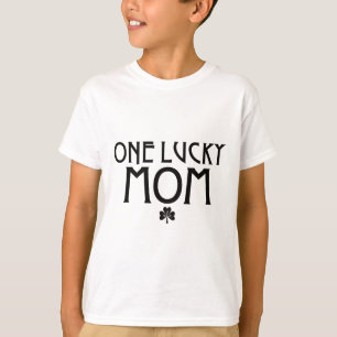 T-shirt Une maman chanceuse St Patricks Day
