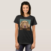 T-shirt Une Peinture D'Un Taureau Rouge À Nez Qui Prend Un (Devant entier)