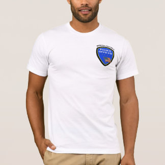 T-shirt Une police servant fièrement