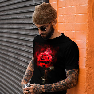 T-shirt Une rose rouge aquarelle sur fond noir