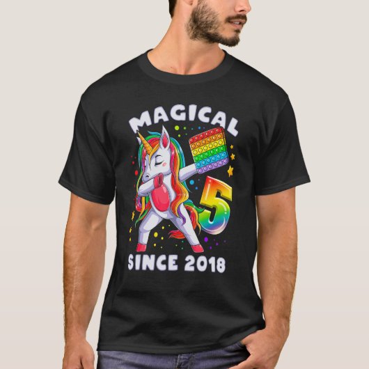 T-shirt Unicorne, Anniversaire Fille de 5 ans, Né en 2018 (Devant)