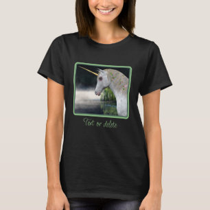 T-shirt Unicorne Blanche Dans Le Cheval Imaginaire De Pois