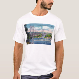 T-shirt USS Portland passant sous le pont de St John