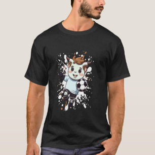 T-shirt Vache Jouant Au Football Mascotte De Bande Dessiné