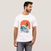 T-Shirt Vagues de Surf au Coucher du Soleil – Vagu (Devant entier)