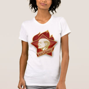 T-shirt van het Sovjet-pioneer-embleem
