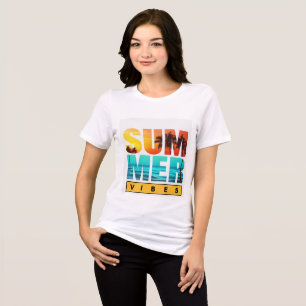 T-shirt van Summer Vibes - Vibrant Sunset & Ocean.