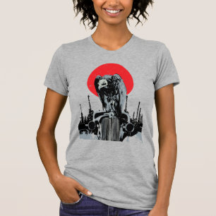 T-shirt Vautour sur voiture ancienne avec soleil rouge