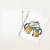 T-shirt vectoriel de mug à bière arc-en-ciel vinta (Devant avec enveloppe)