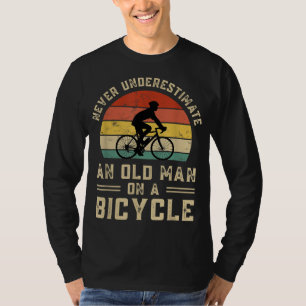 T-shirt Vélo Vintage ne sous-estime jamais un vieil homme 