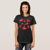 T-shirt Vibrant red hearts background (Devant entier)