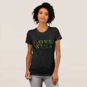 T-shirt Victoires d'amour - arc-en-ciel/manuscrit (femmes) (Devant entier)
