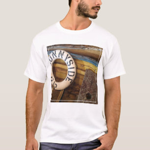 T-shirt Vieux conservateur de vie dans une fabrique de