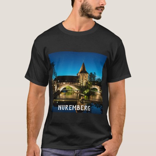 T-shirt Vieux pont médiéval la nuit à Nuremberg (Devant)