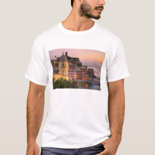 T-shirt Ville en pente de Vernazza au crépuscule, Cinque