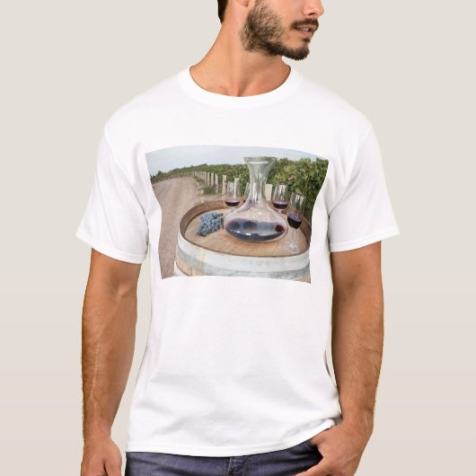 T-shirt Vin rouge dans le vignoble (Devant)