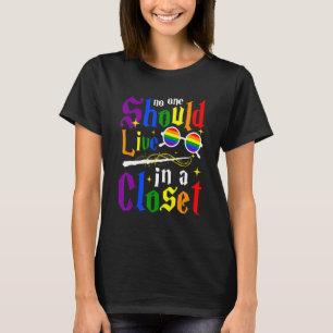 T-shirt Vintage Personne Ne Devrait Vivre Dans Un Closet L