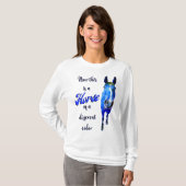 T-shirt Voici un cheval d'une couleur différente en bleu (Devant entier)