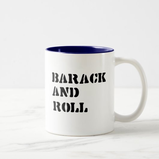 T-shirt voor Barack and Roll Tweekleurige Koffiemok (Rechts)