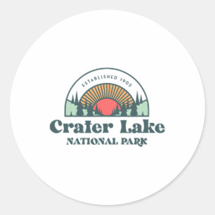 T-shirt voor gezinsvakantie - Retro Crater Lake Na Ronde Sticker