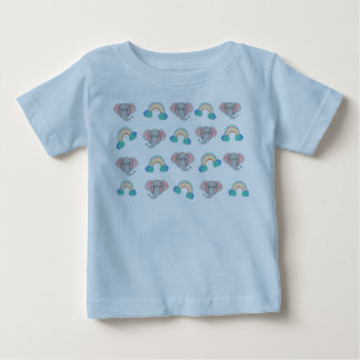 T-shirt voor zuigelingen met een schattig design.