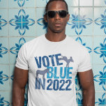 T-shirt Vote Blue en 2022 Parti démocrate mignon<br><div class="desc">Vote Blue en 2022. t-shirt des électeurs du parti démocratique cool pour les élections de mi-mandat. Un modèle d'âne d'élection mignon démocrate sur le droit de vote démocrate dans l'élection pour rendre l'Amérique meilleure. Les électeurs devraient rester actifs dans les campagnes de l'Etat et des communautés locales.</div>