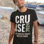 T-shirt Voyage en famille de croisière personnalisée<br><div class="desc">Cette conception peut être personnalisée dans la zone fournie en modifiant la photo et/ou le texte. Vous pouvez également le customiser en cliquant sur Personnaliser ce Modèle, puis en choisissant l'option cliquer pour customiser et supprimer ou modifier la couleur de l'arrière - plan, ajouter du texte, modifier la couleur ou...</div>