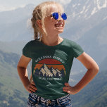 T-shirt Voyage en famille Vacances Montagnes Personnalisé<br><div class="desc">Ce superbe coucher de soleil sur les montagnes rocheuses de la nature fait une belle image pour un ensemble de t-shirts customisés pour une réunion de famille, un voyage sur la route ou des vacances d'été. Commémorez votre semaine de vacances avec des tee - shirts assortis pour maman, papa, frère...</div>