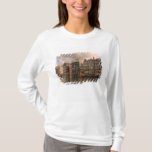 T-shirt Vue de l'architecture unique et à pignon (Devant)