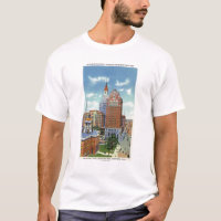 Vue de tour de bâtiment et de voyageurs de