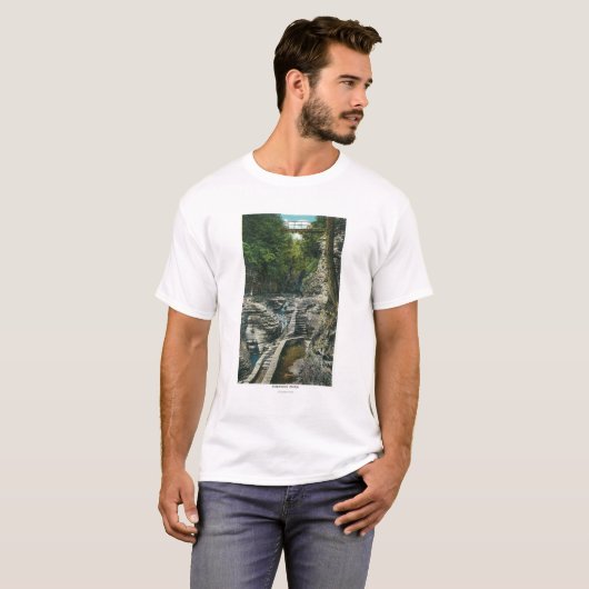 T-shirt Vue d'un pont suspendu (Devant entier)