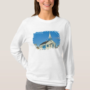 T-shirt Vue d'une église bleue et blanche dans la tribu d