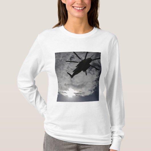 T-shirt Vue en angle faible d'un CH-53E (Devant)