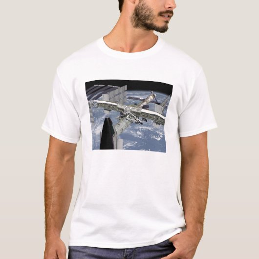 T-shirt Vue rapprochée de la navette amarrée (Devant)