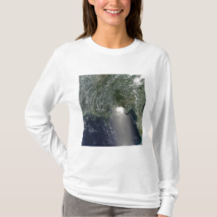 T-shirt Vue satellite d'une flaque d'huile