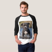 T-shirt "Wave Chaser : Un chiot robuste en jeu dans l'océa (Devant entier)