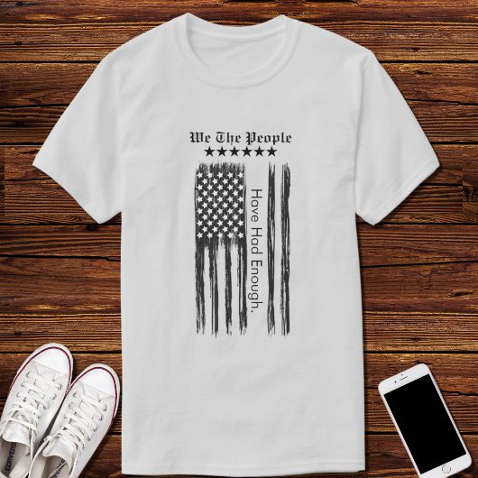 T-shirt We The People Distressed Flag Vertical