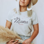 T-shirt Western Cowgirl Rodeo - Maman personnalisée<br><div class="desc">Vous cherchez le cadeau parfait pour la meilleure maman d'une petite cowgirl ? Cette chemise de maman occidentale est le cadeau parfait pour toutes les mamans amoureuses du pays ! La police de corde unique qui dit "Mama" est entourée d'étoiles roses étincelantes. Facile à personnaliser l'année. C'est un grand cadeau...</div>
