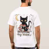 T-shirt Whimsical noir cat framed by red mushrooms and pal (Dos)