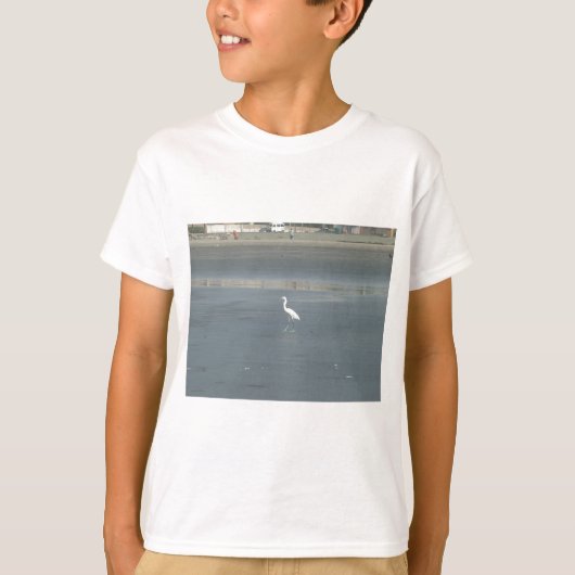 T-shirt White Bird on Grey Sand Beach Art Imprimer (Devant)