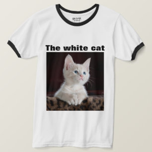 T-shirt witte kleur met een onderscheidend ontwerp