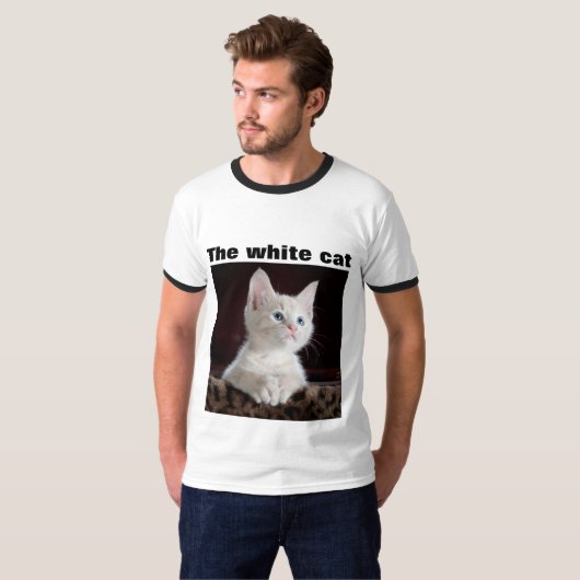 T-shirt witte kleur met een onderscheidend ontwerp (Voorkant volledig)